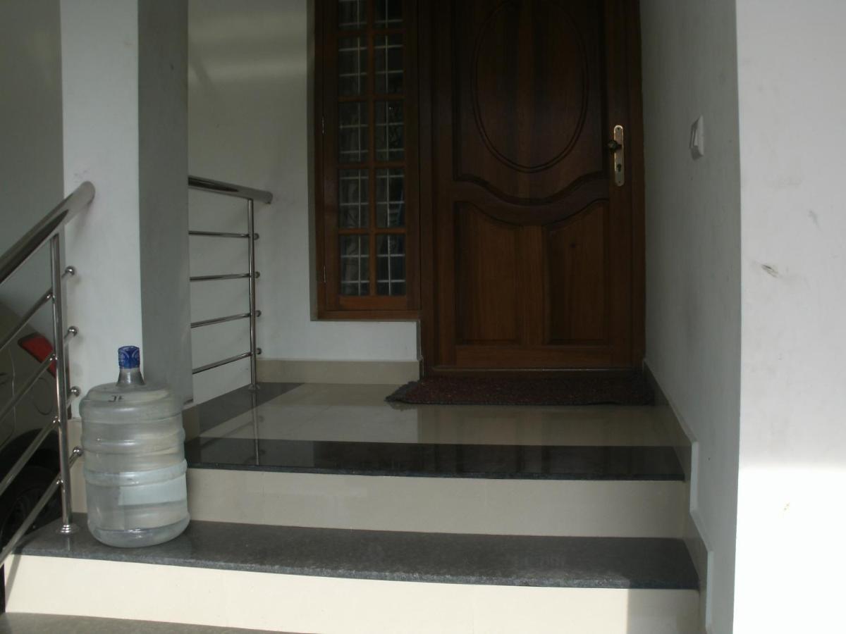 Jacaranda Holiday Home Kochi ภายนอก รูปภาพ