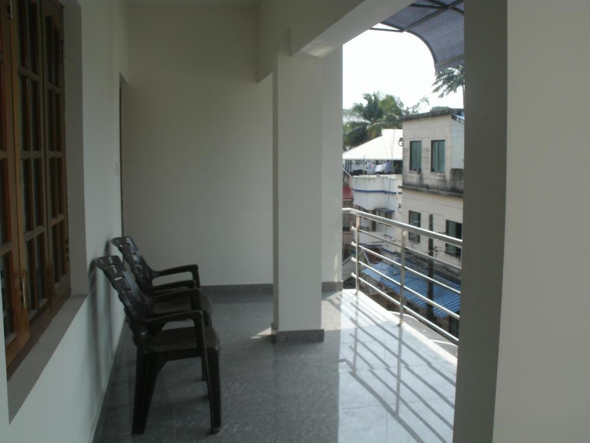 Jacaranda Holiday Home Kochi ภายนอก รูปภาพ